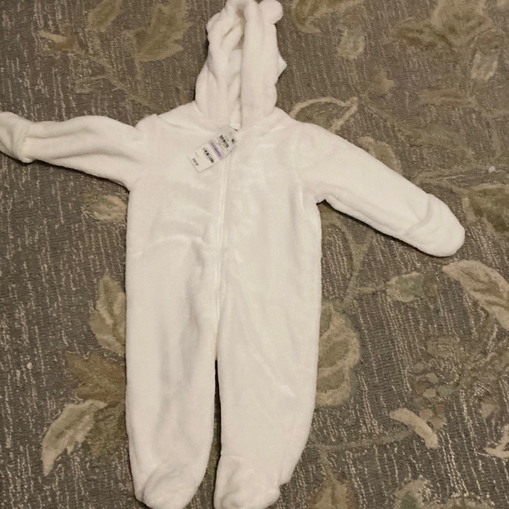 NWT First Impressions white bunting